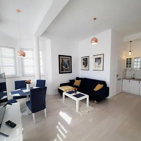 Jantar Apartment