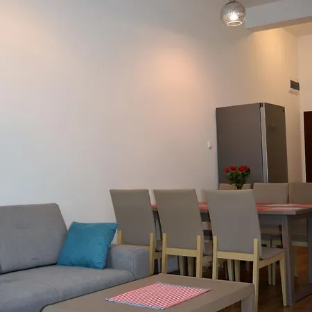 Jantar Apartment *